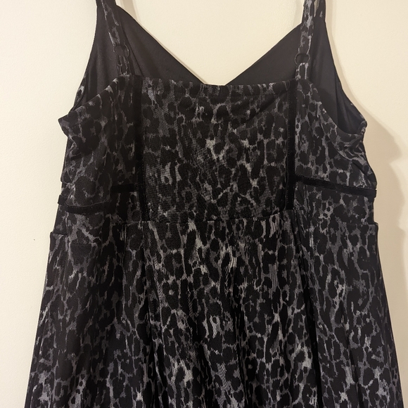 Torrid size 1 animal print dress. - Picture 5 of 6